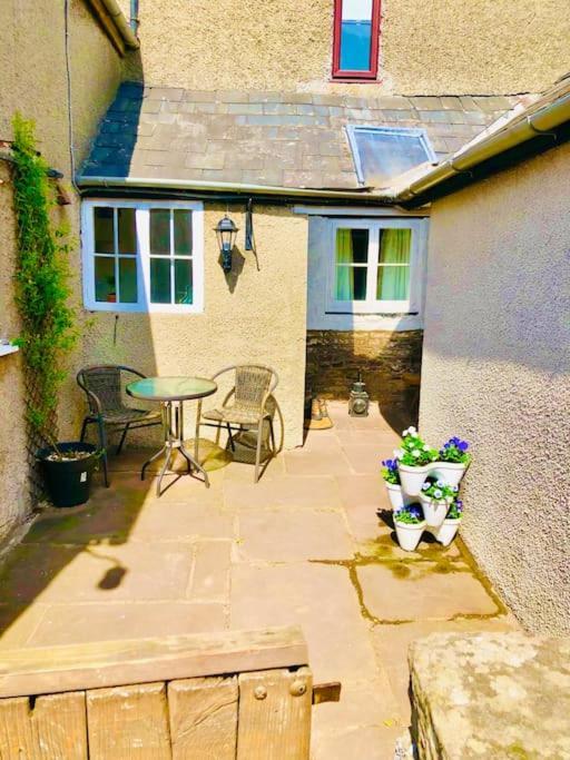 Wolves NewtonCosy Farmhouse Escape In Monmouthshire别墅 外观 照片