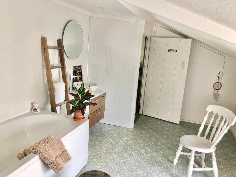 Wolves NewtonCosy Farmhouse Escape In Monmouthshire别墅 外观 照片