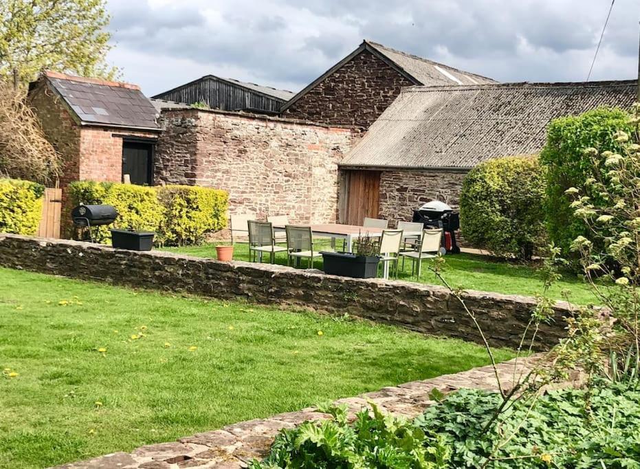 Wolves NewtonCosy Farmhouse Escape In Monmouthshire别墅 外观 照片
