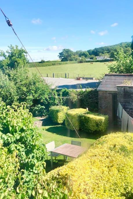 Wolves NewtonCosy Farmhouse Escape In Monmouthshire别墅 外观 照片